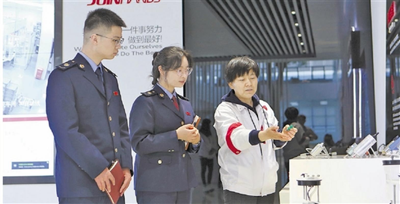 税务护航助企行 优质服务点亮税惠政策落地路